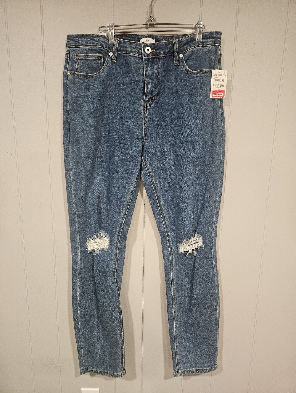 BP Women’s Size 33 Distressed 80s Stone Wash Distressed Blue Jeans 34x32 NWT
